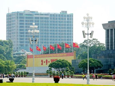 Ai "phù phép" cao ốc gần Quảng trường Ba Đình từ 5 lên 18 tầng?