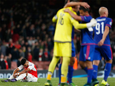 Arsenal 2-3 Olympiakos: "Pháo thủ" lâm nguy