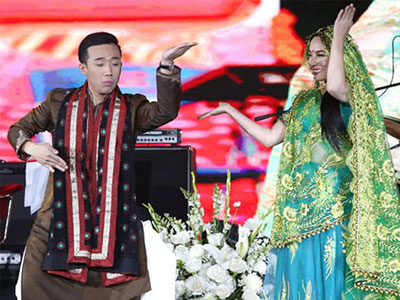 Trấn Thành - Phi Nhung vào vai vợ chồng cô dâu 8 tuổi