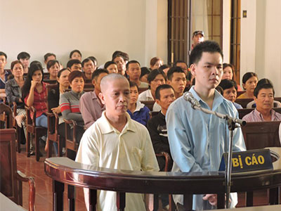 Đòi giao cấu không được, giết người, hiếp dâm rồi đốt xác phi tang