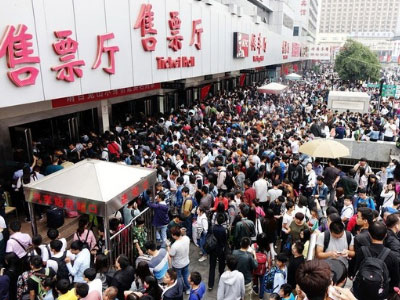 Trung Quốc: Biển người tại các ga tàu hỏa trước kỳ nghỉ lễ Quốc khánh