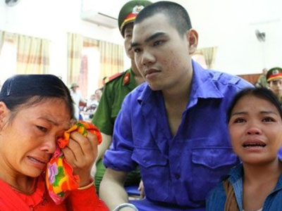Chủ tọa phiên tòa vụ thảm sát ở Nghệ An: “Chưa bị cáo nào lạnh lùng thế!”
