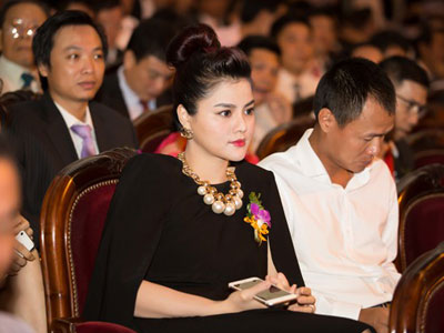 Vũ Thu Phương bị ngã đứt gân tay khi mang bầu 5 tháng