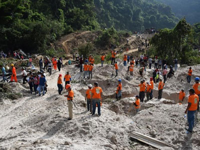 Hiện trường vụ lở đất kinh hoàng ở Guatemala, 600 người mất tích