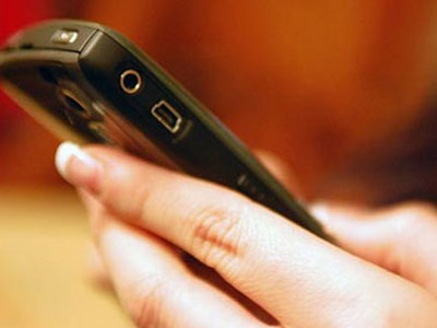 Đánh ghen vì một tin nhắn, ba cha con vướng lao lý