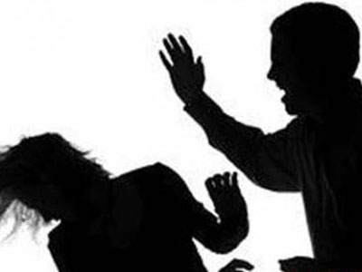 Tiếc tiền bán đàn lợn, chồng hạ sát vợ