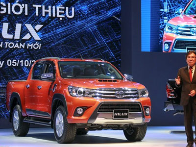 Toyota Hilux 2016 ra mắt tại VN, giá từ 693 triệu đồng