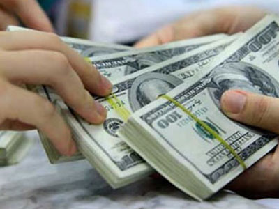 Giá USD tiếp tục lao dốc