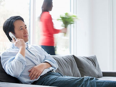 Vợ - chồng và những lần "biến mất" kì lạ của chiếc nhẫn cưới...
