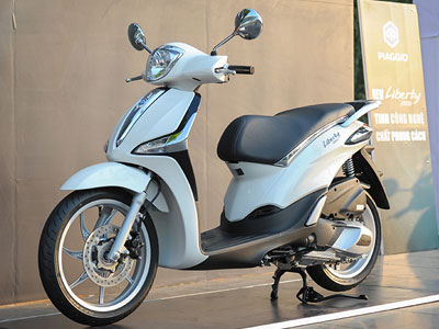 Cận cảnh Piaggio Liberty ABS vừa "chào" thị trường Việt