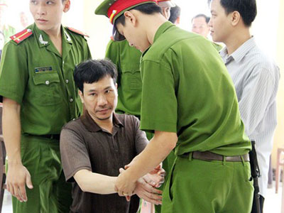 Vụ "dùng nhục hình": Hai cựu điều tra viên kêu oan, tuyên bố sẽ kháng cáo