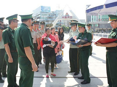 Giải cứu cháu bé bị cậu bán sang Trung Quốc... lấy tiền ăn nhậu
