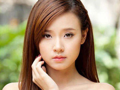 Fan lo lắng khi Midu liên tục đăng status tâm trạng buồn bã