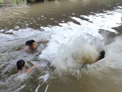 Quảng Nam: 4 học sinh chết đuối khi đi câu cá