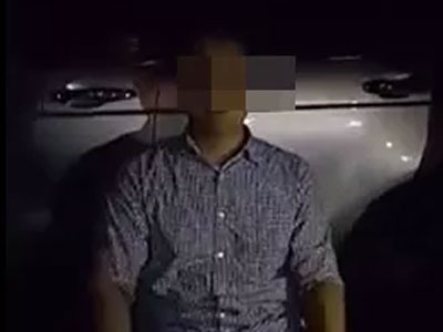 Clip người đàn ông khóc lóc khi phát hiện vợ ngoại tình nhờ định vị