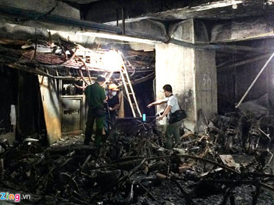 Khoanh vùng điểm cháy tầng hầm chung cư Xa La