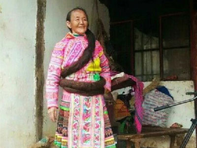 Người phụ nữ cứ gội đầu là một tuần tóc mới khô