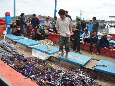 Tàu kiểm ngư Trung Quốc tấn công, cướp tài sản của ngư dân Việt Nam