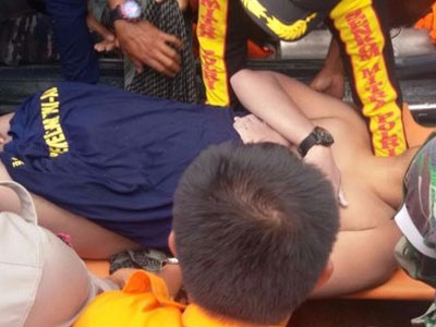 Indonesia: Rớt trực thăng, nạn nhân khỏa thân lênh đênh trên hồ