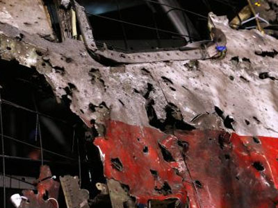 Thi thể cơ trưởng MH17 có dấu hiệu bị tác động?