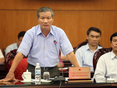 Đầu hàng địch có phải là phản bội Tổ quốc?