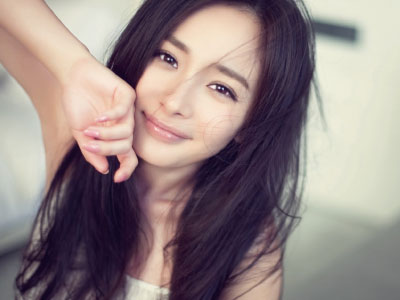 Bố chồng khẳng định Dương Mịch đẹp "không dao kéo"
