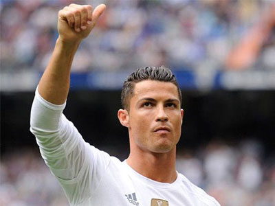 Real soán ngôi đầu trong ngày Ronaldo phá kỷ lục của Raul