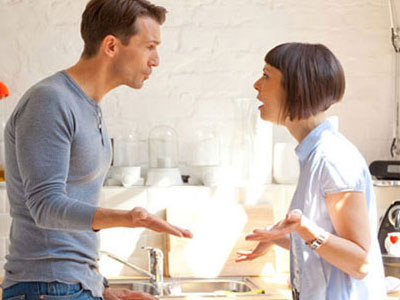 Vợ chồng lục đục vì chuyện mua quà tặng cô ngày 20/10
