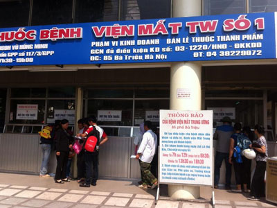 Bệnh viện Mắt Trung ương phải hoãn mổ vì… hết vật tư