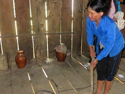 Sai vợ đi mua rượu, chồng bị đập chết