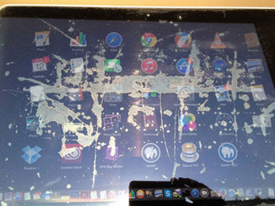 Apple hoàn tiền, thay mới miễn phí màn hình cho MacBook Pro