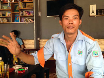 Cậu bé bị tố chiếm đoạt tờ vé số trúng giải an ủi