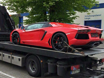 Siêu bò Lamborghini Aventador Roadster xuất hiện tại Hà Nội