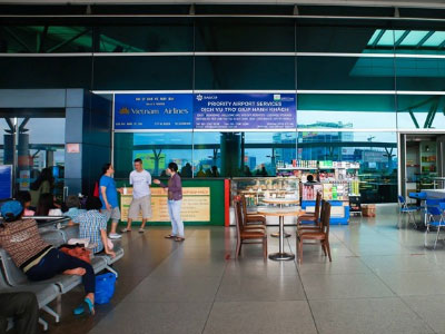 Vì sao Tân Sơn Nhất vào danh sách sân bay tệ nhất thế giới?
