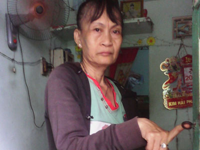 Bé trai chết do chơi điện thoại đang sạc: Hàng xóm kể lúc phát hiện