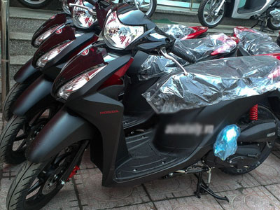 Honda Vision đen mờ đã về đại lý