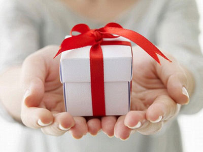 Rơi nước mắt vợ tặng hoa chồng ngày 20-10