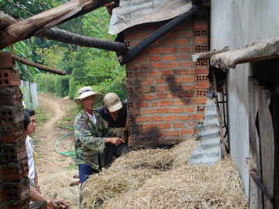 Cháy kho rơm, 2 bé trai tử vong tại chỗ