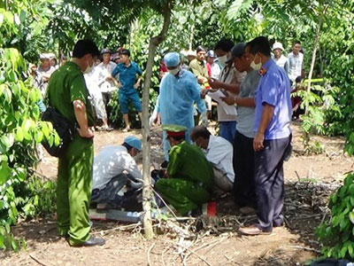 Điều tra nghi án kẻ cướp dây chuyền bị nạn nhân đâm chết
