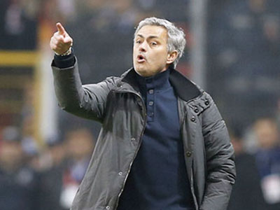 Jose Mourinho bạc với phụ nữ, phũ với trẻ em