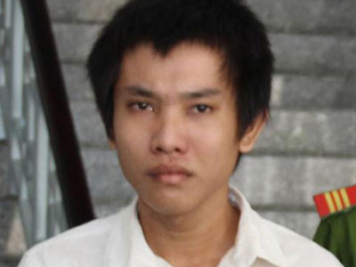 Kéo khóa quần bạn gái, lĩnh án 7 năm tù