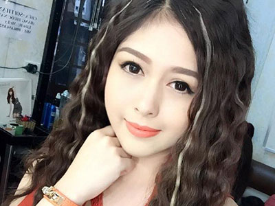 Thân thế và quá khứ bất ngờ của cô gái được bạn trai tặng 999 đóa hồng