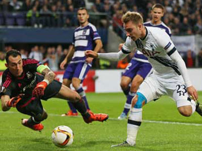 Tottenham, Fiorentina thua sốc ở Europa League 2015/16