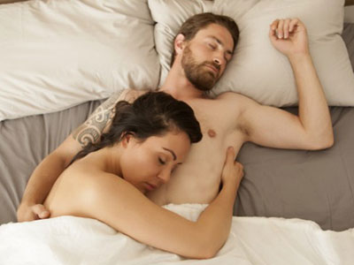 Ưu điểm của việc ngủ nude cặp đôi nào cũng muốn nhận được
