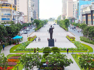 Đường Nguyễn Huệ - Dòng kênh thành quảng trường đi bộ đầu tiên
