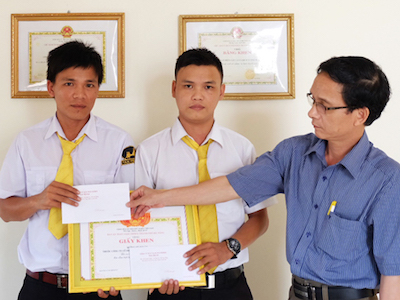 Lái xe taxi mưu trí bắt đối tượng giả danh công an lừa đảo