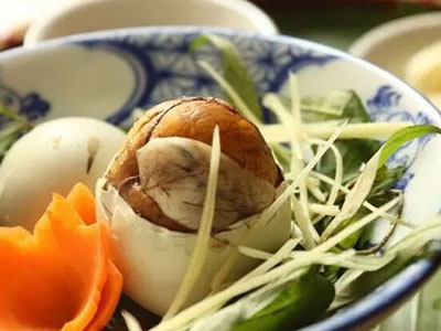 Cảnh báo: Dừng ngay việc cho trẻ dưới 5 tuổi ăn trứng vịt lộn