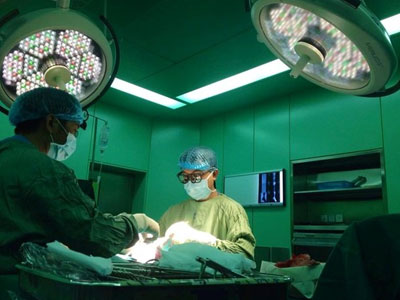 Kỷ lục mới Việt Nam: Phẫu thuật thành công cho cụ ông 104 tuổi