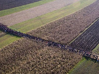 "Con đường Balkan" đông nghẹt người tới châu Âu
