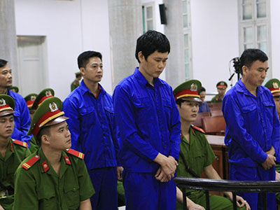 Quan đường sắt nức nở, trong lòng thấy "rất đau"